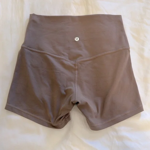 Lululemon align high rise shorts, 4”, size 6 - Picture 2 of 6